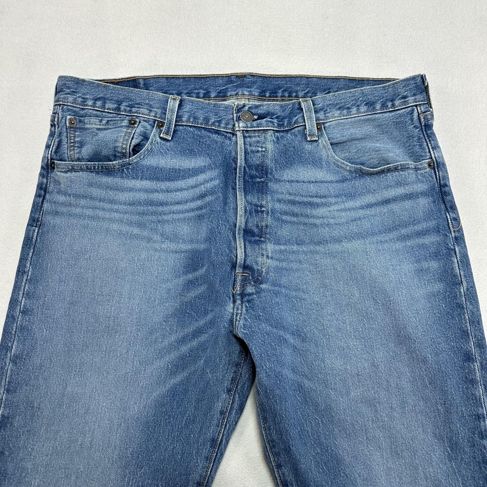 Levi's 501 Jeans Mens 36x31 Blue Regular Straight Denim Button Fly Casual Modern - Picture 3 of 14